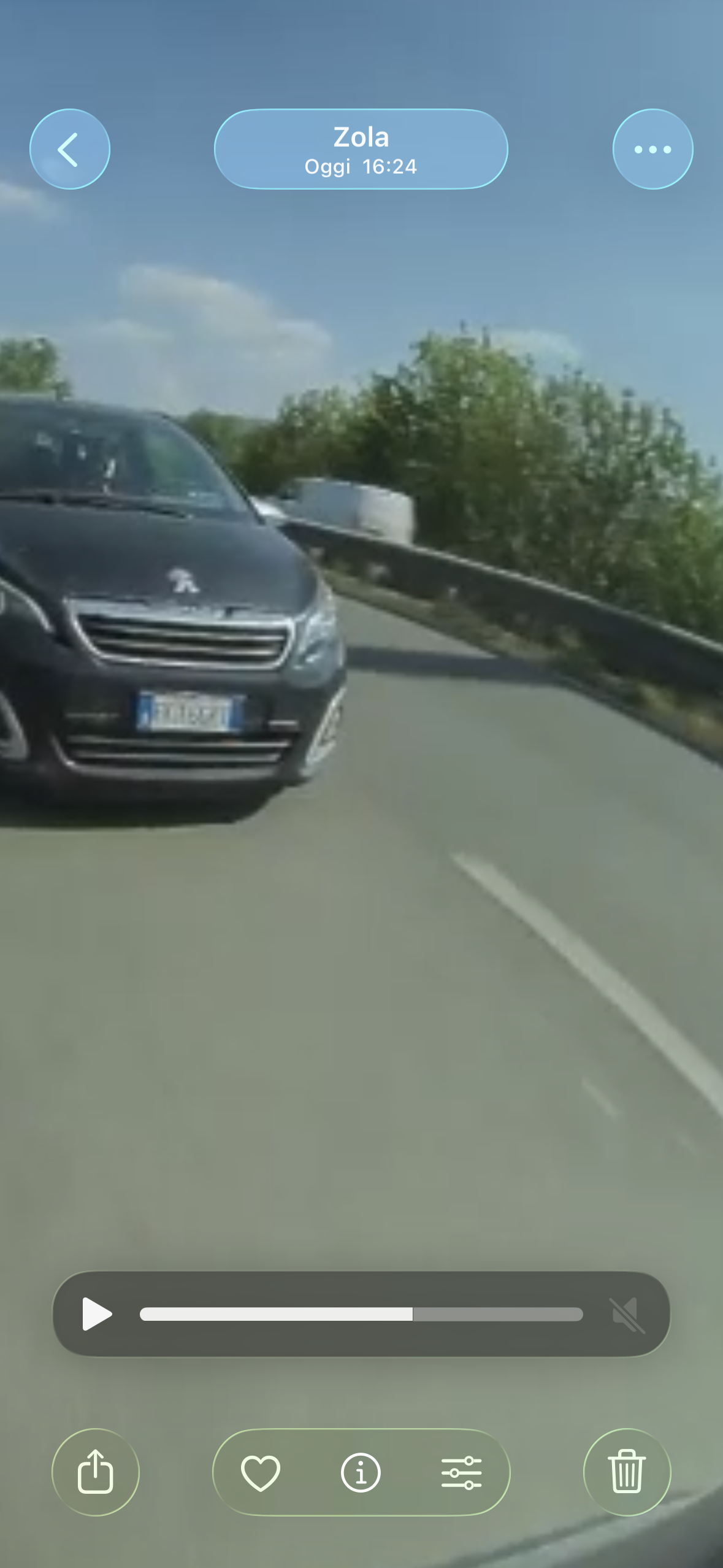 Pirat drogowy w pojeździe o numerach rejestracyjnych FK166RT