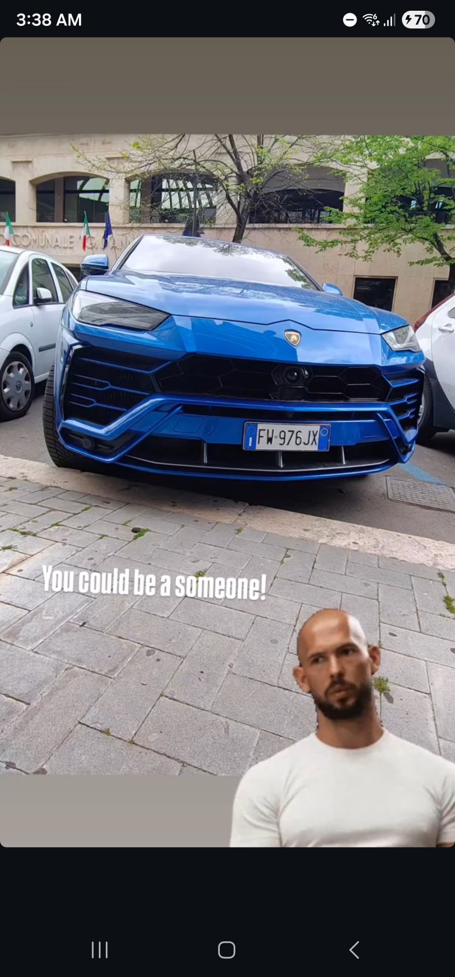 Numer rejestracyjny FW976JX posiada LAMBORGHINI URUS