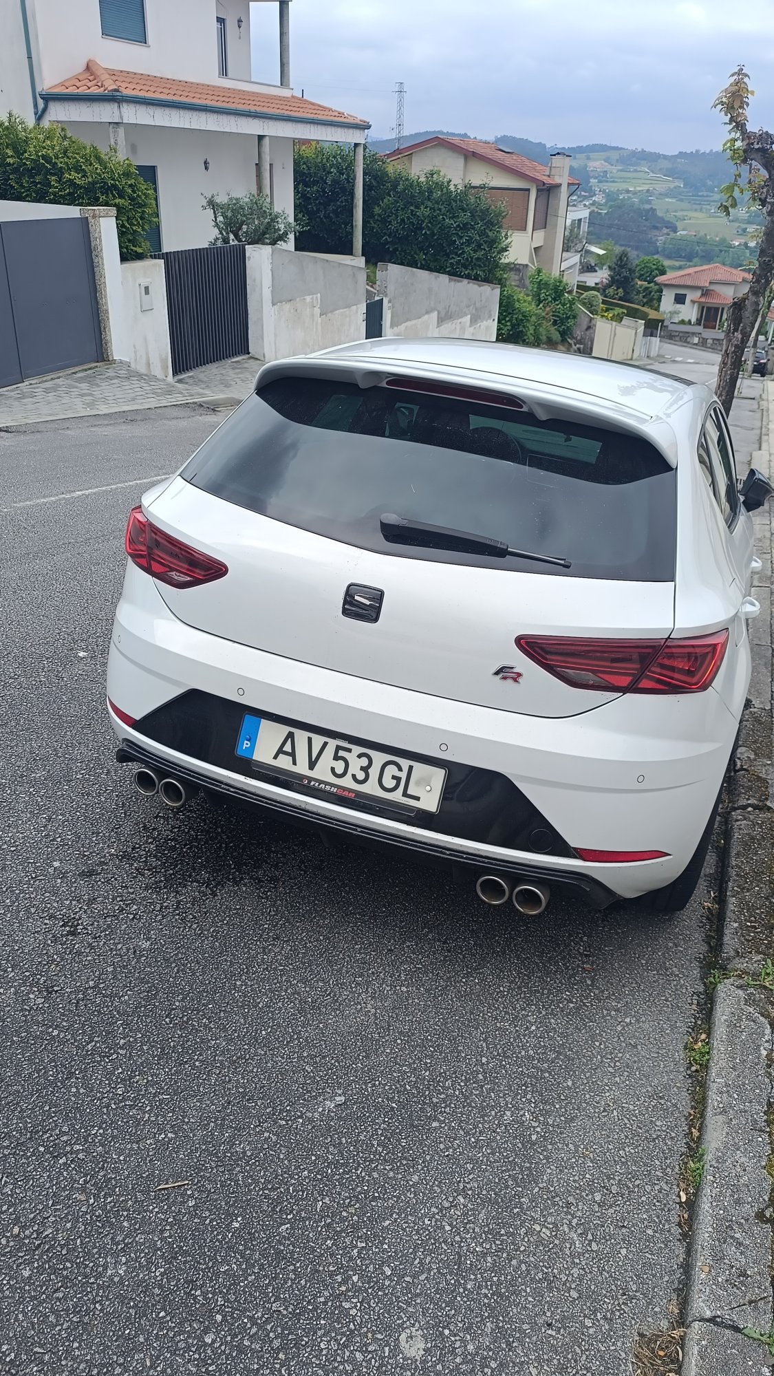 Numer rejestracyjny AV53GL posiada SEAT  FR