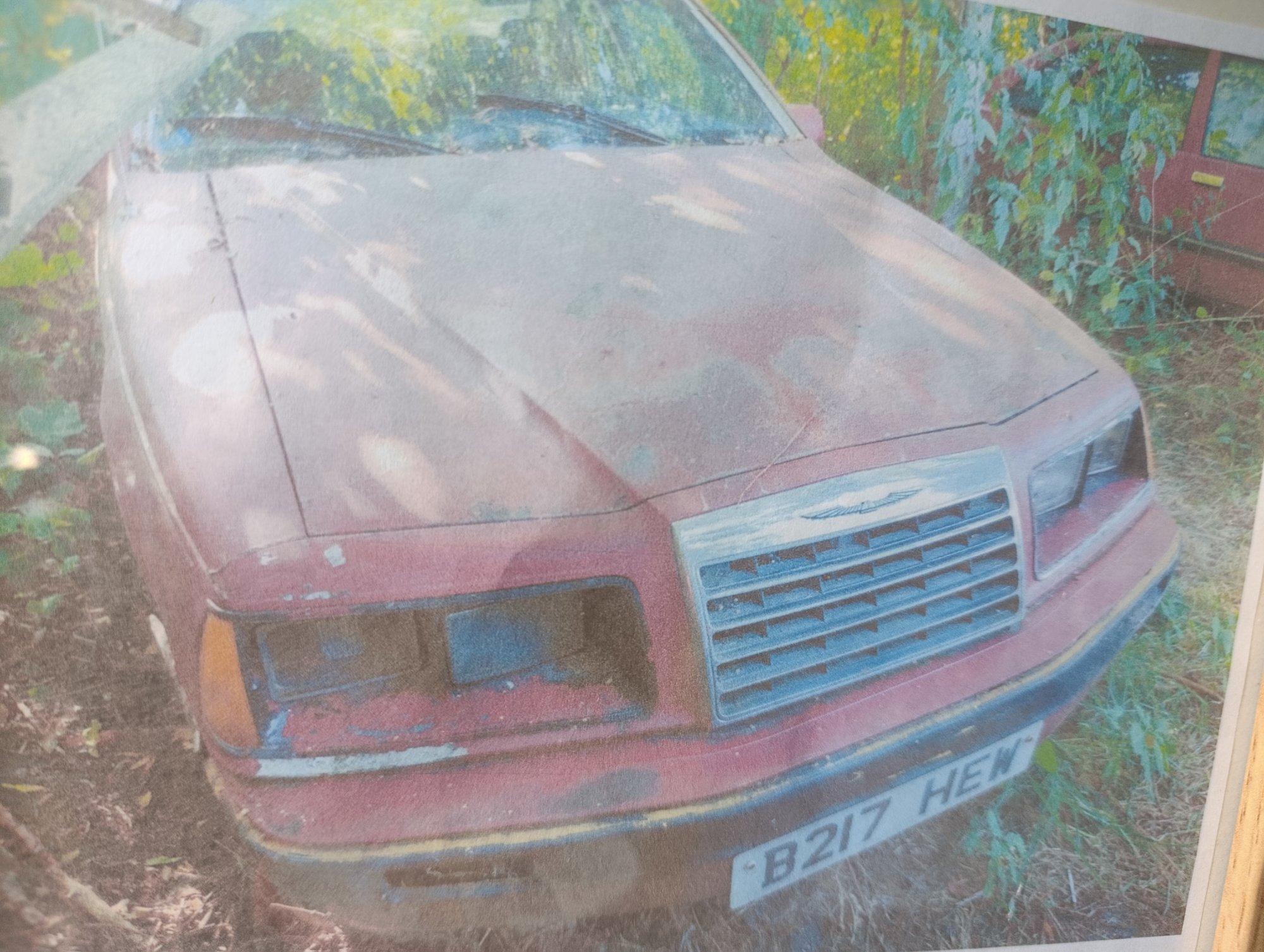 Numer rejestracyjny B217HEW posiada  