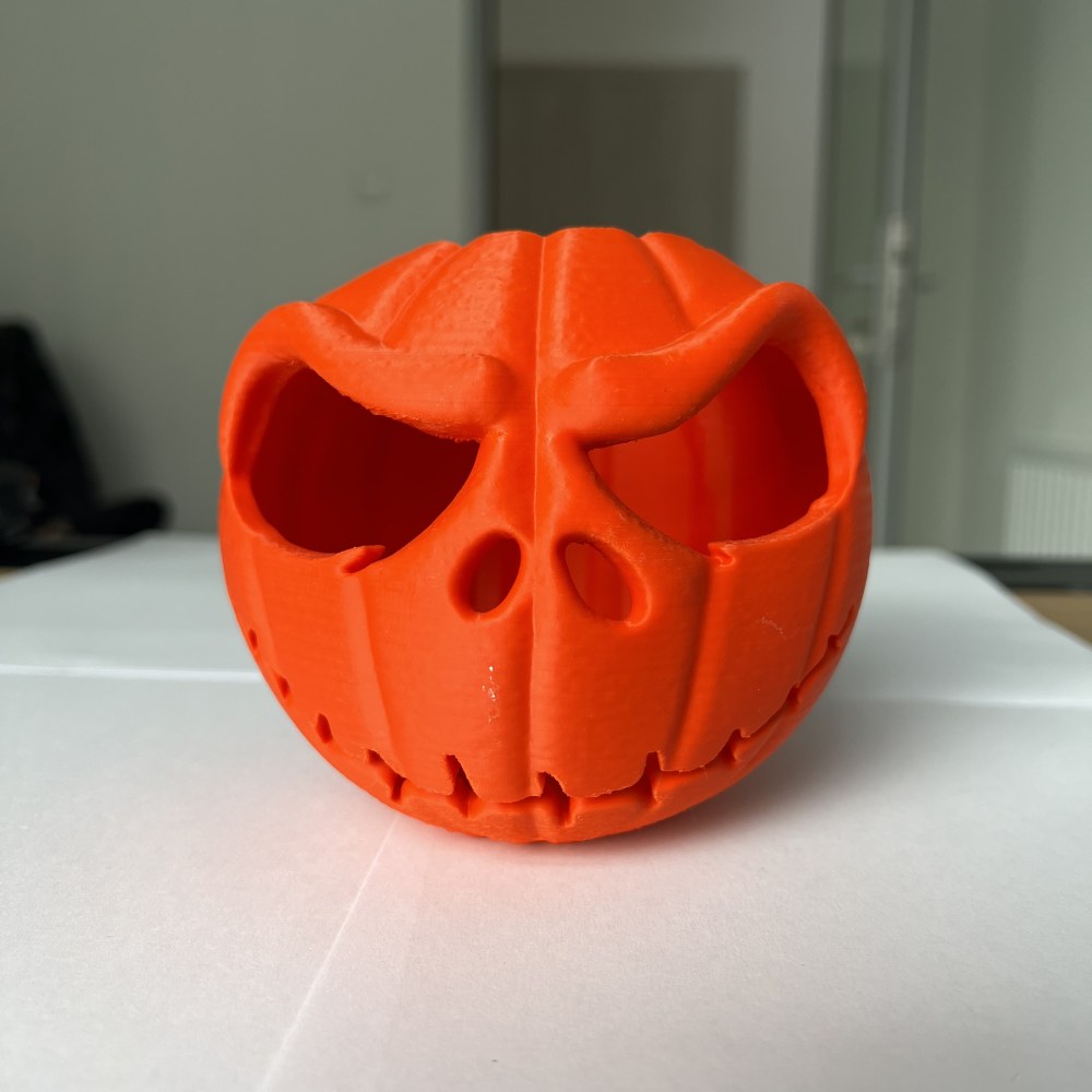 Figurka psa buldoga z druku 3D