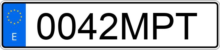 Pirat drogowy w pojeździe o numerach rejestracyjnych 0042MPT