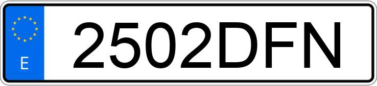 Numer rejestracyjny 2502DFN posiada SEAT LEON