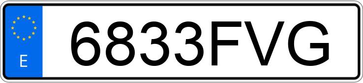 Numer rejestracyjny 6833FVG posiada KIA CARENS