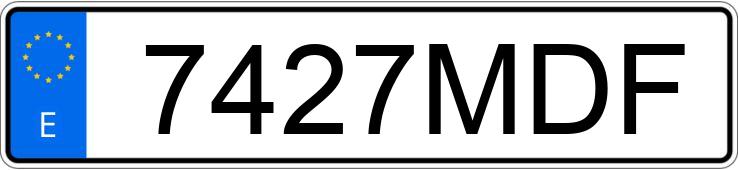 Numer rejestracyjny 7427MDF posiada KTM RC