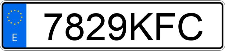 Numer rejestracyjny 7829KFC posiada FIAT 500L