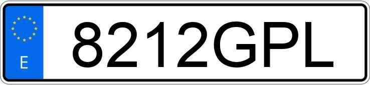 Numer rejestracyjny 8212GPL posiada YAMAHA FZ6