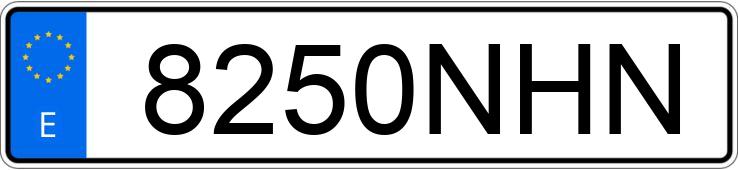 Numer rejestracyjny 8250NHN posiada AUDI Q8