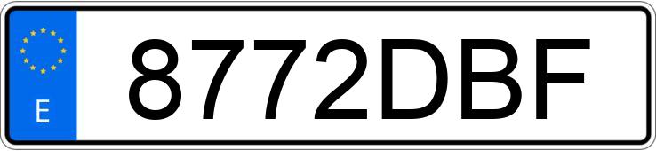 Numer rejestracyjny 8772DBF posiada  