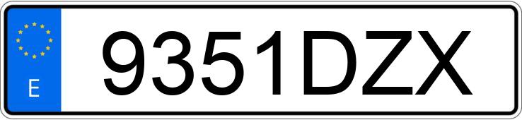 Numer rejestracyjny 9351DZX posiada HONDA CB 600