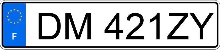 Die Registrierungsnummer DM421ZY hat MERCEDES CLASSE CLA
