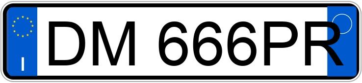 Numer rejestracyjny DM666PR posiada FIAT 500