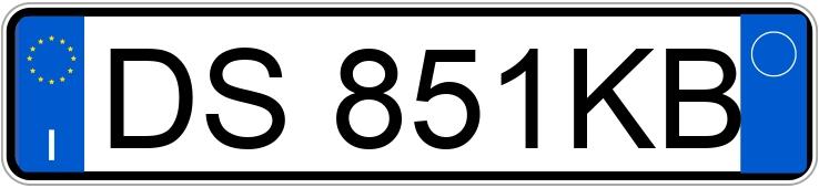 Numer rejestracyjny DS851KB posiada FIAT 500