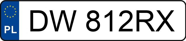 Numer rejestracyjny DW812RX posiada  