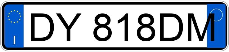 Numer rejestracyjny DY818DM posiada FIAT 500