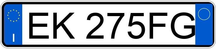 Numer rejestracyjny EK275FG posiada FIAT 500