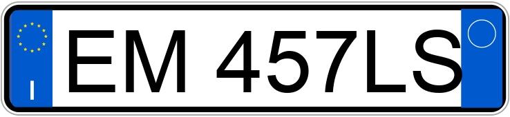 Numer rejestracyjny EM457LS posiada FIAT 500