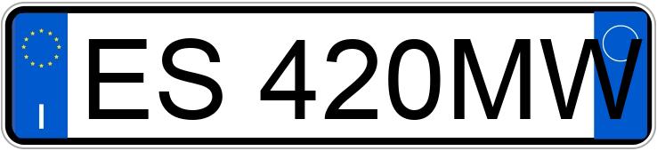 Numer rejestracyjny ES420MW posiada TOYOTA Aygo 1a serie