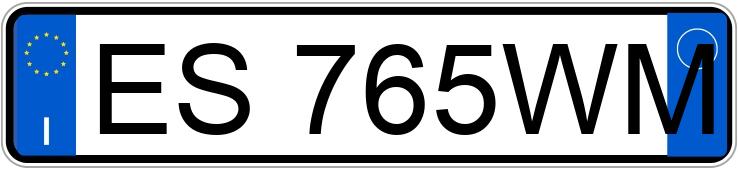 Numer rejestracyjny ES765WM posiada FIAT 500