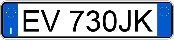 Numer rejestracyjny EV730JK posiada FIAT 500L