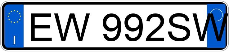 Numer rejestracyjny EW992SW posiada FIAT 500