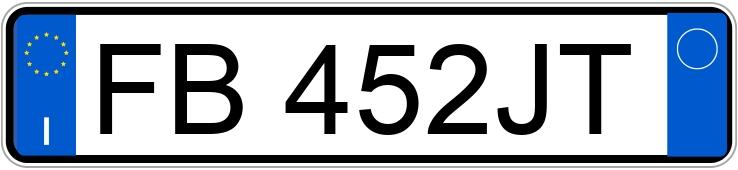 Numer rejestracyjny FB452JT posiada FIAT 500