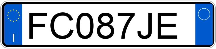 Numer rejestracyjny FC087JE posiada FIAT 500X