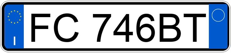 Numer rejestracyjny FC746BT posiada FIAT 500X