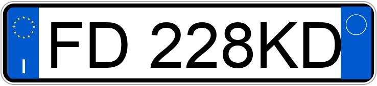 Numer rejestracyjny FD228KD posiada FIAT 500X