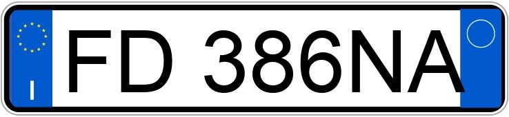 Numer rejestracyjny FD386NA posiada FIAT 500