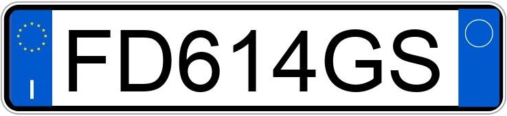 Numer rejestracyjny FD614GS posiada FIAT 500L