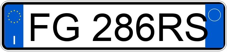 Numer rejestracyjny FG286RS posiada FIAT 500