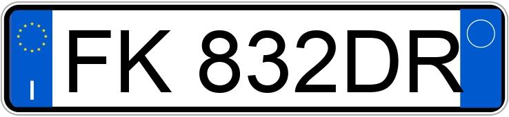 Numer rejestracyjny FK832DR posiada FIAT 500