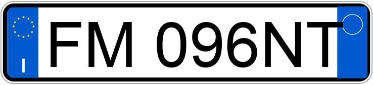 Numer rejestracyjny FM096NT posiada FIAT 500L