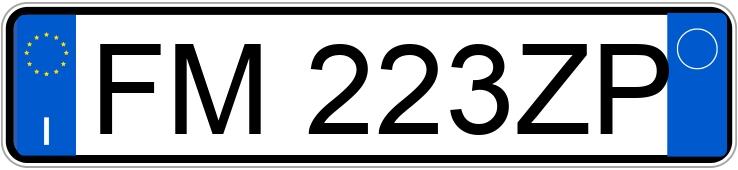 Numer rejestracyjny FM223ZP posiada FIAT 500L