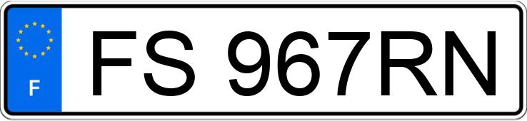 Numer rejestracyjny FS967RN posiada FIAT 500