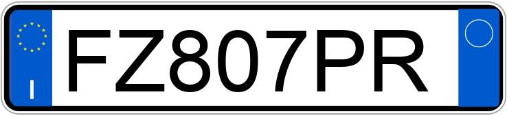 Numer rejestracyjny FZ807PR posiada FIAT 500