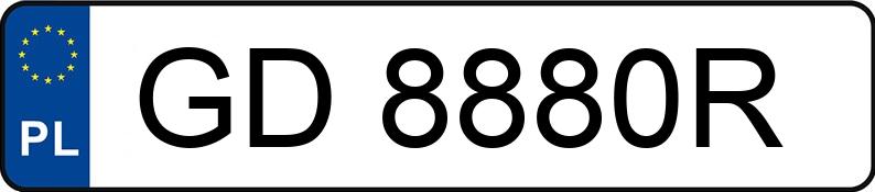 Pirat drogowy w pojeździe o numerach rejestracyjnych GD8880R