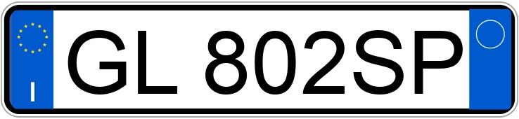Numer rejestracyjny GL802SP posiada FIAT 500