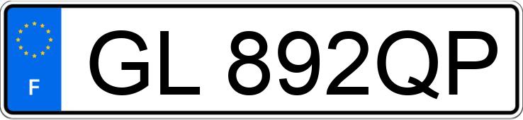 Numer rejestracyjny GL892QP posiada BMW SERIE 1 III