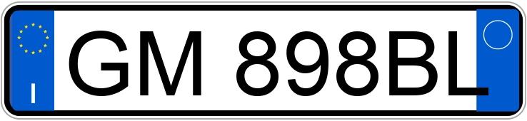 Numer rejestracyjny GM898BL posiada FIAT 500