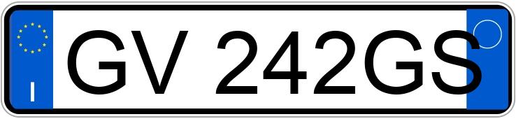 Numer rejestracyjny GV242GS posiada FIAT 500