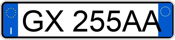 Numer rejestracyjny GX255AA posiada FIAT 500L