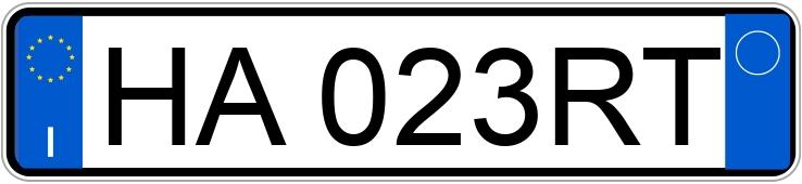 Numer rejestracyjny HA023RT posiada FIAT 500