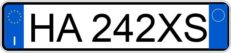 Numer rejestracyjny HA242XS posiada JEEP Avenger