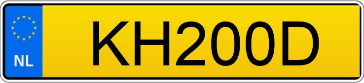 Numer rejestracyjny KH200D posiada BMW M3