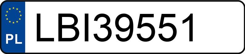 Numer rejestracyjny LBI 39551 posiada TOYOTA AURIS - LBI39551