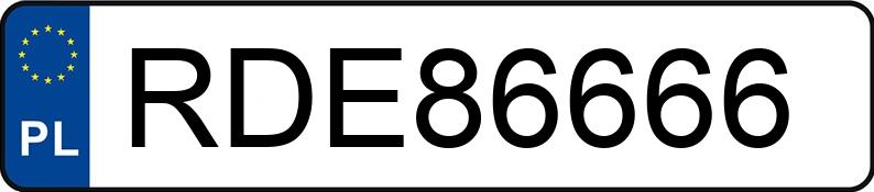 Pirat drogowy w pojeździe o numerach rejestracyjnych RDE86666