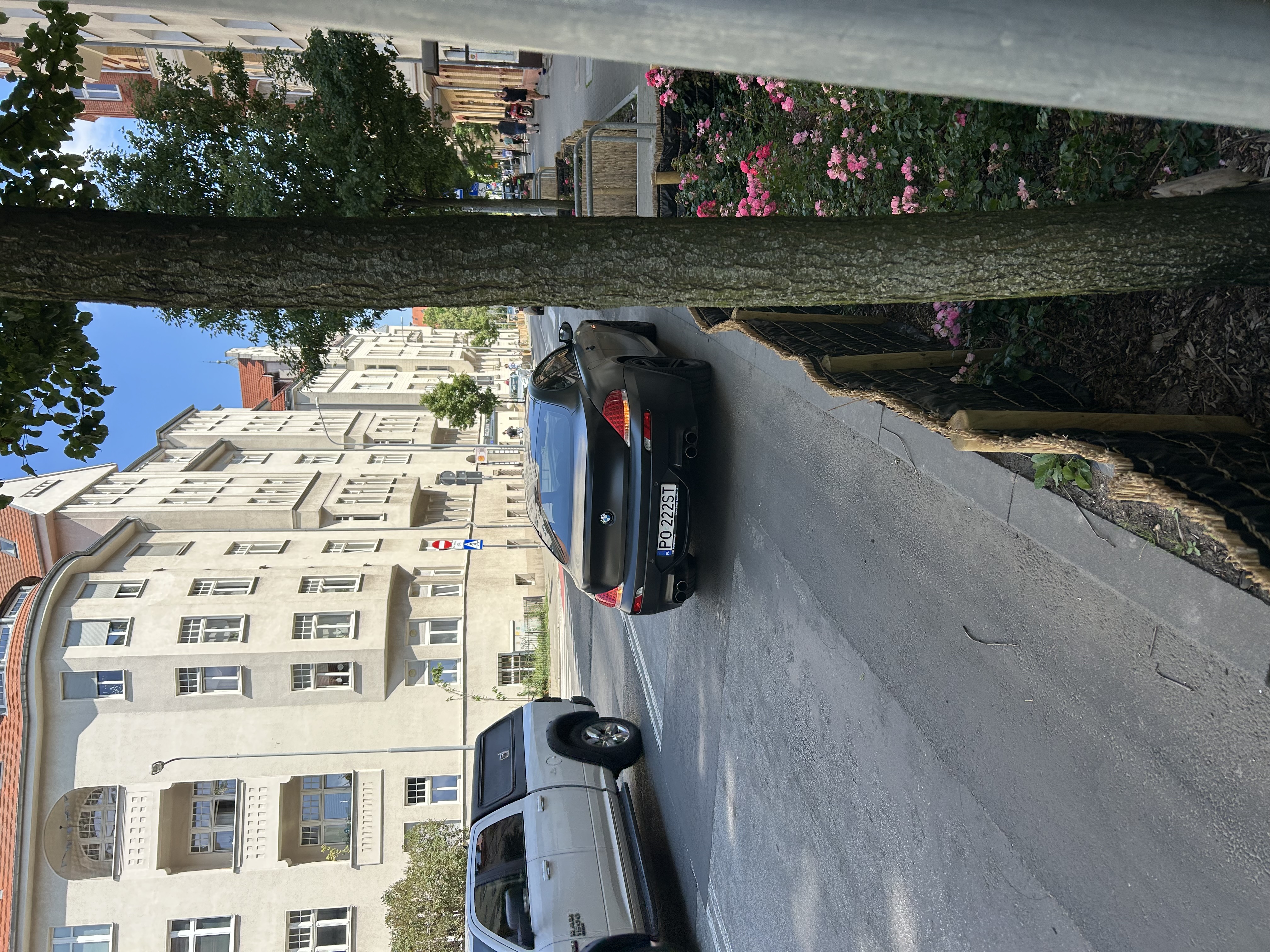 Parking Master drives a vehicle with PO222ST numbers