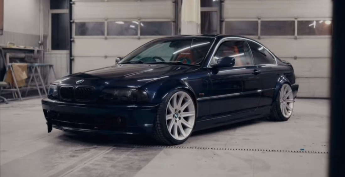 Numer rejestracyjny WT 3894J posiada BMW 328 - WT3894J